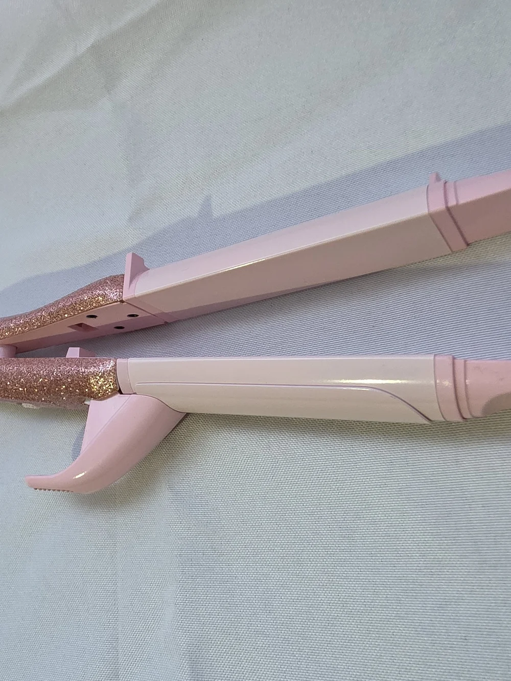 The Beachwaver Co. Clamp & Curl 2-in-1 Styling Iron - Pink Glitter ✨